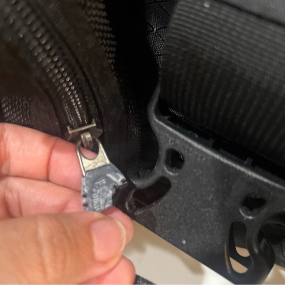 Oakley Vintage Software Duffle Bag Black/Titanium - Picture 3 of 14